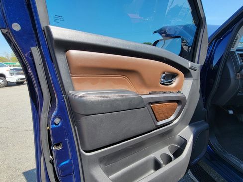 Used 2017 Nissan Titan Platinum Reserve image 27