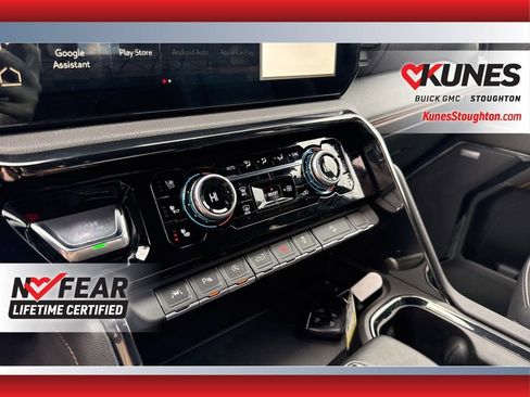 Used 2023 GMC Sierra 1500 AT4 w/ Technology Package image 28