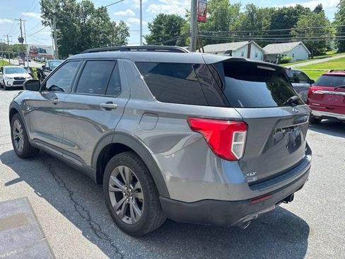 Used 2021 Ford Explorer XLT w/ Equipment Group 202A AWD/4WD image 4