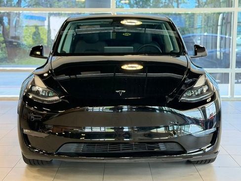 Used 2023 Tesla Model Y Long Range AWD/4WD image 2