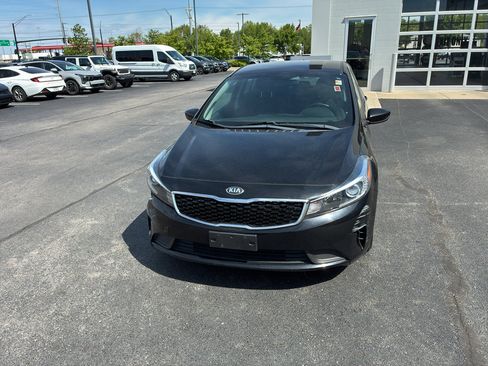 Used 2017 Kia Forte S FWD image 7