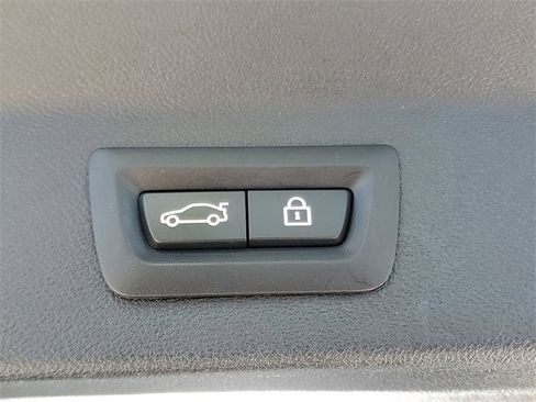 Used 2023 BMW X3 sDrive30i w/ Premium Package image 10