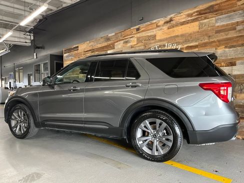 Used 2021 Ford Explorer XLT w/ Equipment Group 202A RWD image 19