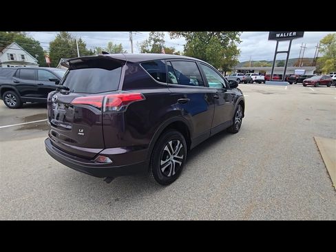 Used 2018 Toyota RAV4 LE image 8