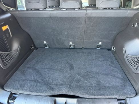 Used 2020 Jeep Renegade Sport w/ UConnect 7.0 Group FWD image 21