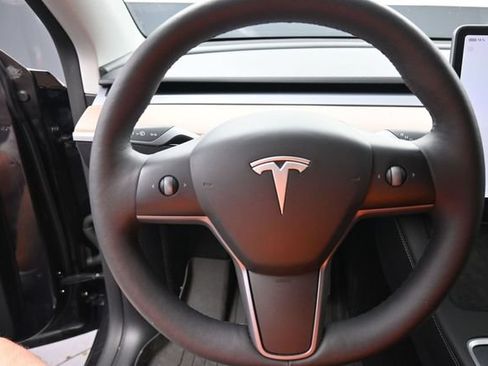 Used 2024 Tesla Model Y Long Range AWD/4WD image 22