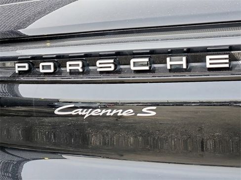 Used 2024 Porsche Cayenne S image 34