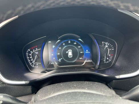 Used 2019 Hyundai Santa Fe Limited image 20