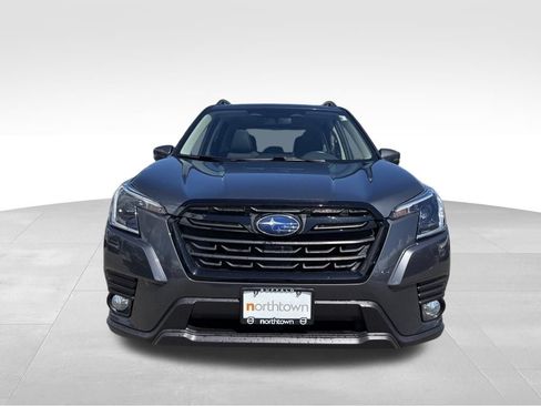 Used 2022 Subaru Forester Premium AWD/4WD image 5