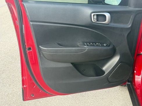 Used 2023 Hyundai Venue SEL w/ Cargo Package image 28