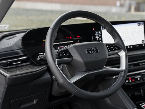 Certified 2025 Audi Q5 Premium w/ Convenience Package image 10