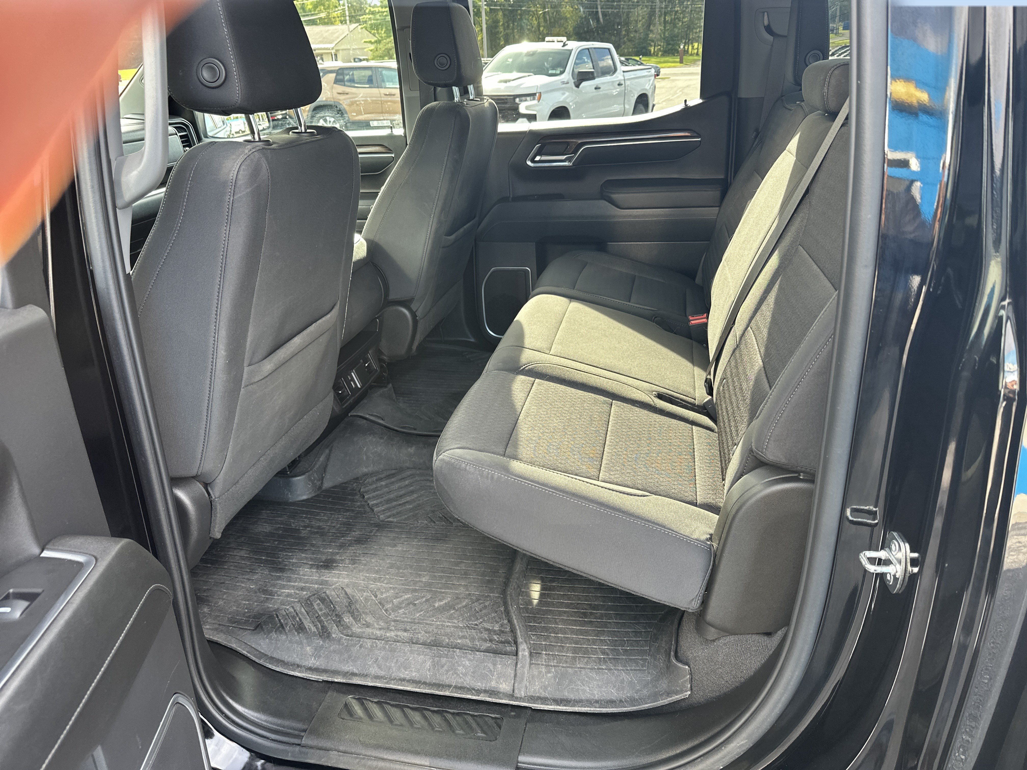 Certified 2024 Chevrolet Silverado 1500 LT AWD/4WD image 10