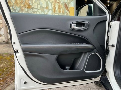 Used 2020 Jeep Compass Limited image 20