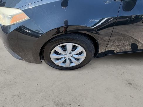 Used 2016 Toyota Corolla LE FWD image 10