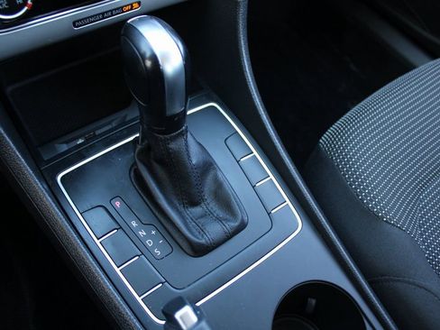 Used 2018 Volkswagen Passat 2.0T S w/ Driver Assistance Package image 20