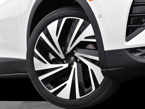 New 2025 Volkswagen ID.4 Pro S Plus image 3