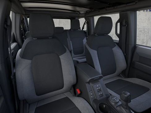 New 2025 Ford Bronco Base image 10
