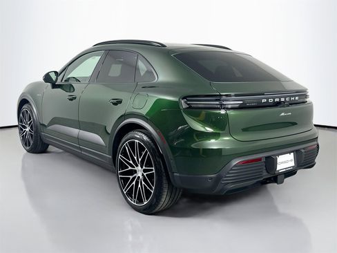 Certified 2025 Porsche Macan Electric image 3