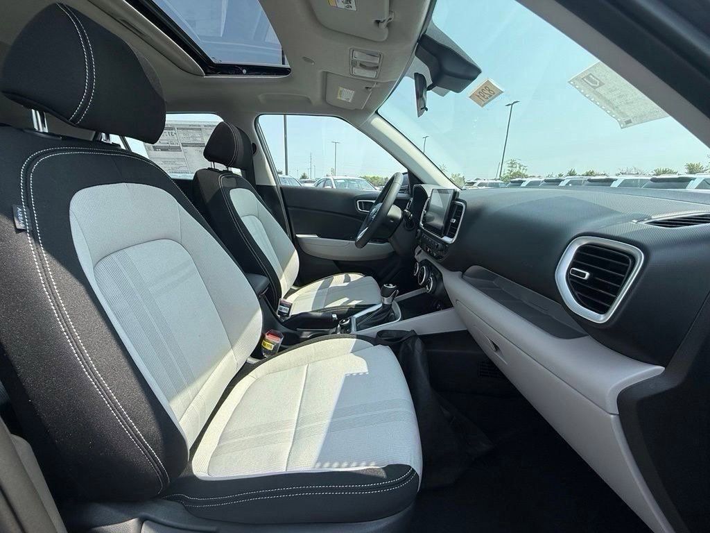 Certified 2024 Hyundai Venue SEL FWD image 29