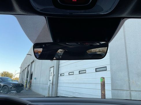 Used 2025 Hyundai Elantra SEL image 17