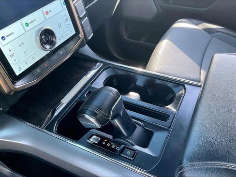 Used 2022 Ford F150 Lightning Lariat image 14