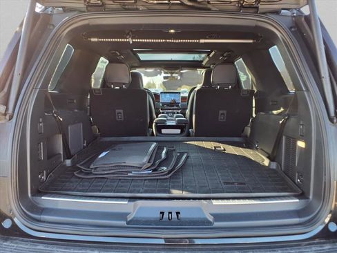 Used 2022 Lincoln Navigator Reserve image 7