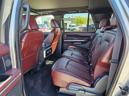 Used 2024 Ford Expedition Max Limited image 19