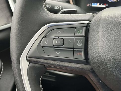 Used 2023 Jeep Grand Cherokee Limited AWD/4WD image 28