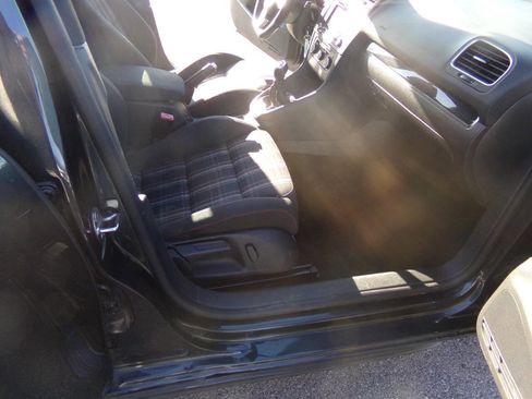 Used 2013 Volkswagen GTI 4-Door image 18