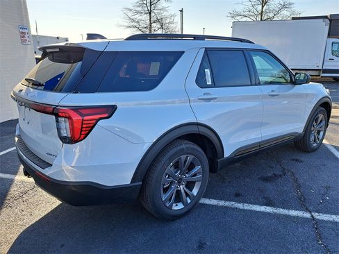 New 2026 Ford Explorer Active w/ Active Comfort Package image 6