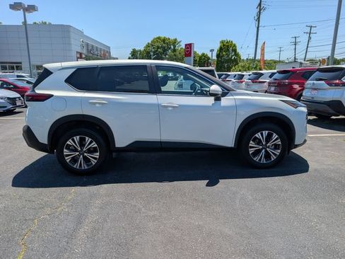 Used 2023 Nissan Rogue SV AWD/4WD image 2