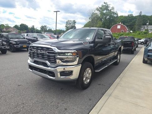 Certified 2026 RAM 2500 Big Horn AWD/4WD image 3