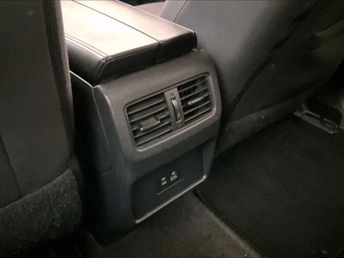 Used 2022 Nissan Rogue SV image 30