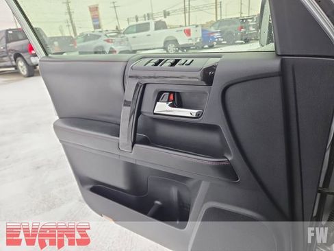 Used 2014 Toyota 4Runner Trail Premium image 18