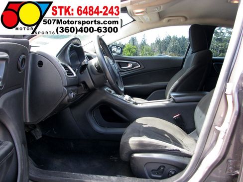 Used 2015 Chrysler 200 Limited w/ Convenience Group image 37