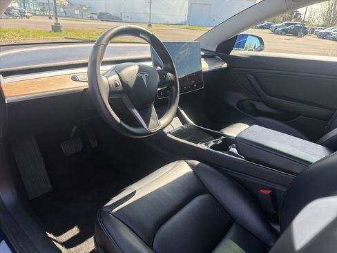Used 2019 Tesla Model 3 Standard Range Plus image 14