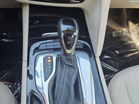 Used 2018 Buick Regal Preferred w/ Sights and Sounds Package image 12