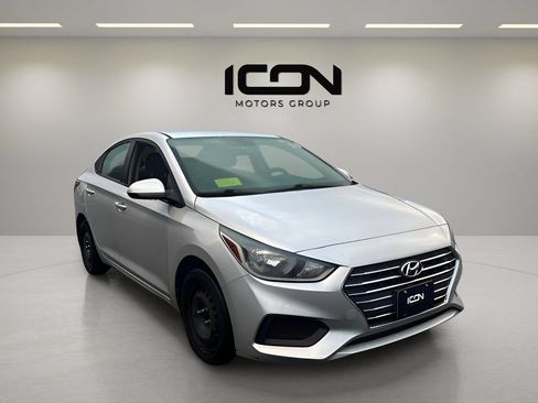 Used 2021 Hyundai Accent SE FWD image 6
