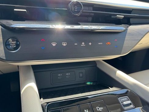 Used 2025 Nissan Murano SL AWD/4WD image 19
