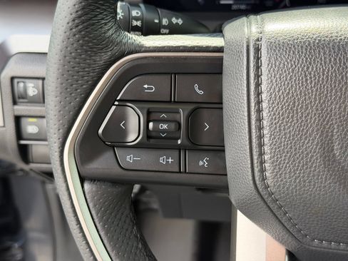 Used 2025 Toyota Tacoma TRD Sport AWD/4WD image 18
