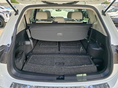 Used 2021 Volkswagen Tiguan SE FWD image 16