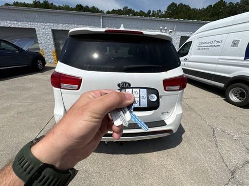 Used 2018 Kia Sedona SX Limited FWD image 15