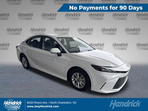Used 2025 Toyota Camry LE FWD image 1