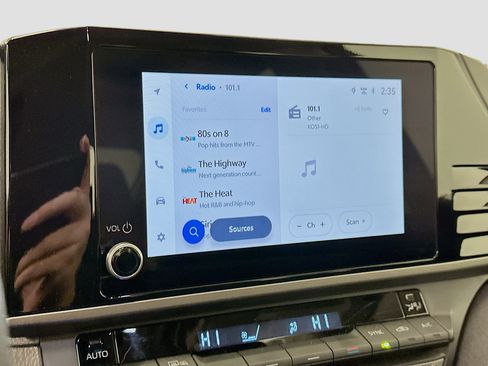 Used 2025 Toyota Camry LE image 21