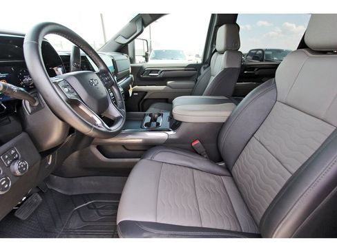 Used 2026 Chevrolet Silverado 2500 ZR2 AWD/4WD image 6