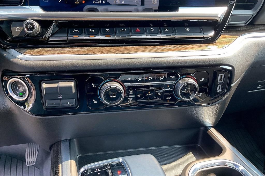 Used 2025 Chevrolet Silverado 1500 RST AWD/4WD image 16