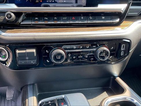 Used 2025 Chevrolet Silverado 1500 RST AWD/4WD image 16