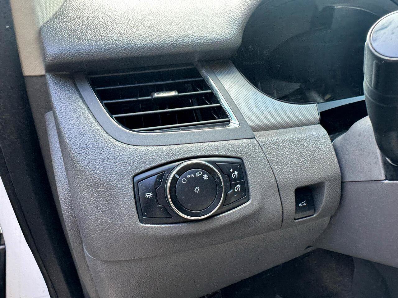 Used 2013 Ford Edge SEL FWD image 27