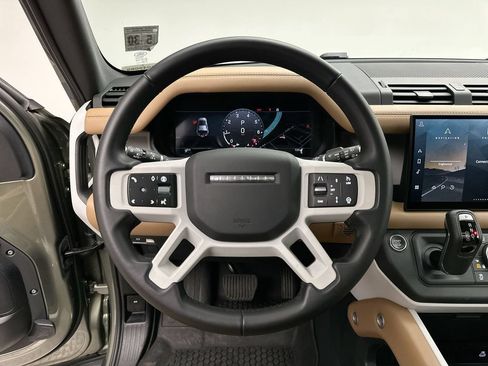 Certified 2025 Land Rover Defender 110 S AWD/4WD image 30