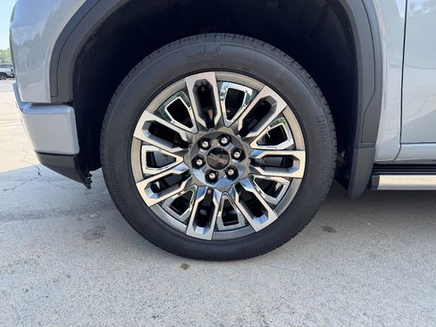 Used 2025 GMC Sierra 1500 Denali Ultimate AWD/4WD image 11